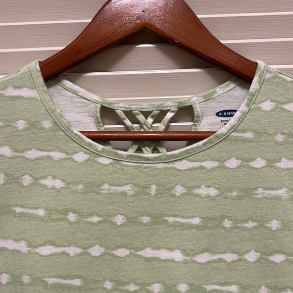 Old Navy Softest Tee Shirt in Tie-Dye Green - Picture 3 of 9